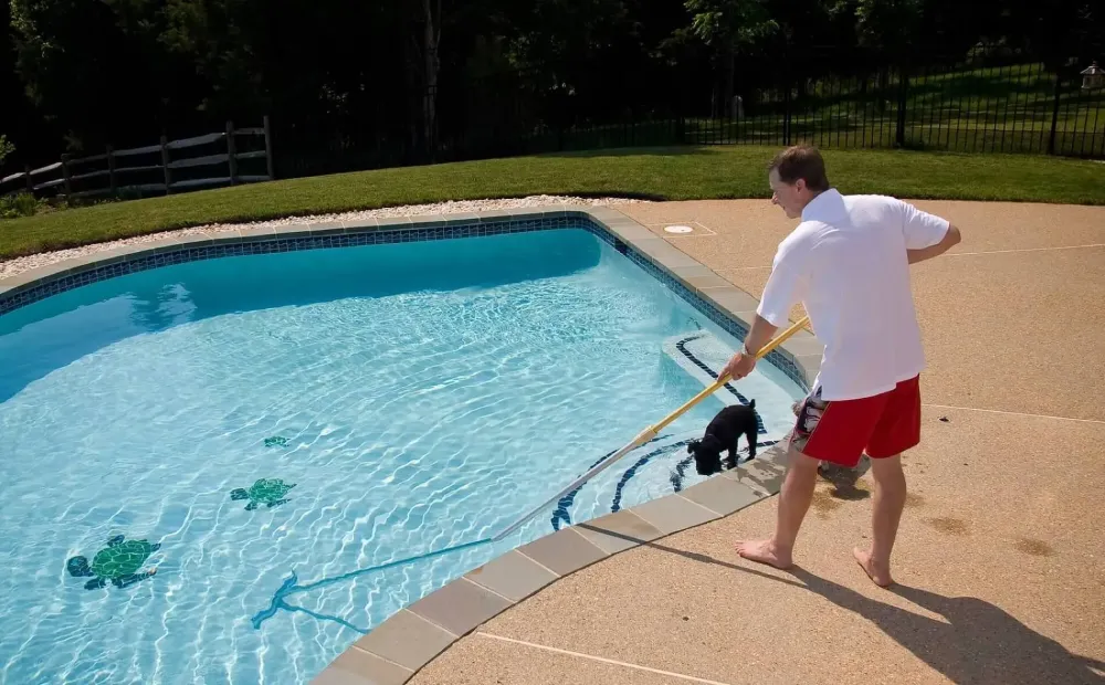 Professional Pool Cleaners in Charlton, MA Professional Pool Cleaners in Charlton, MA